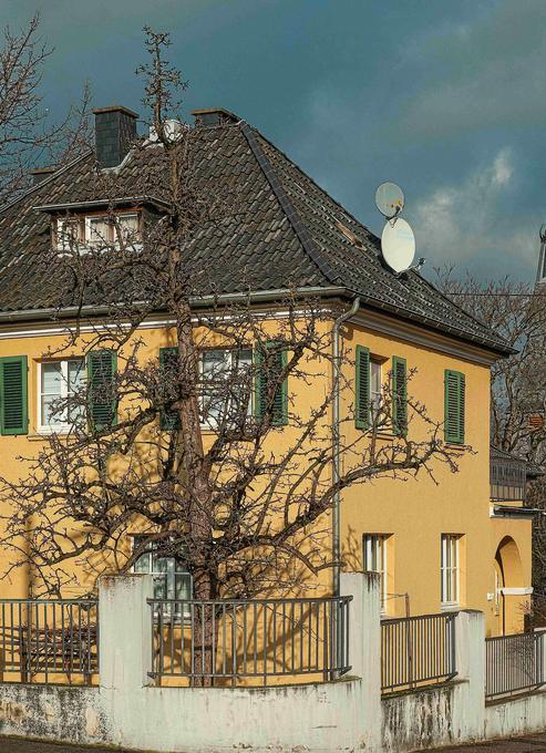 Die „Alte Schule“ mit Jugend- und Gemeinschaftsräumen. FOTO: FELIX DE CUVELAND