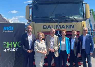 Auf dem Mobilitätssymposium: Dr. Mark Misselhorn (Geschäftsführer CAPHENIA GmbH), Dr. Ines Knauber-Daubenbüchel (Geschäftsführerin Knauber Unternehmensgruppe), Bürgermeister Christoph Becker, Sabine Baumann-Duvenbeck (Geschäftsführerin Viktor Baumann GmbH & Co. KG), Dr. Pero Mićić (Professor für Zukunftsmanagement) und MdL Oliver Krauss