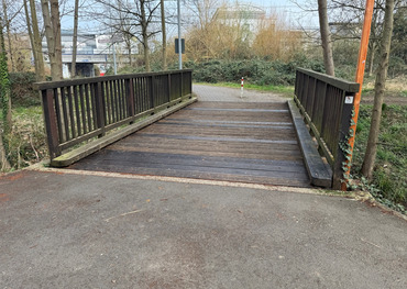 Brücke Freiherr-vom-Stein-Str. vorher