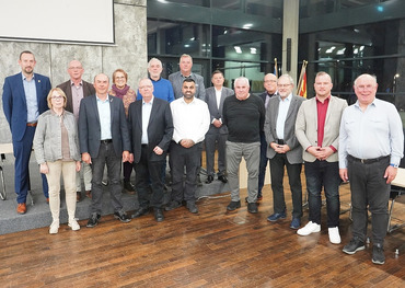 Bürgermeister Christian Mandt mit den Ortsvorsteherinnen und Ortsvorstehern