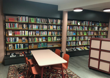 Neuer Sachbuchbereich in der Stadtbücherei Bornheim