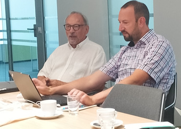 Neuer und alter Verbandsvorsteher, Christian Mandt (rechts) und Wolfgang Henseler. Foto: Dr. Bernhard Polten