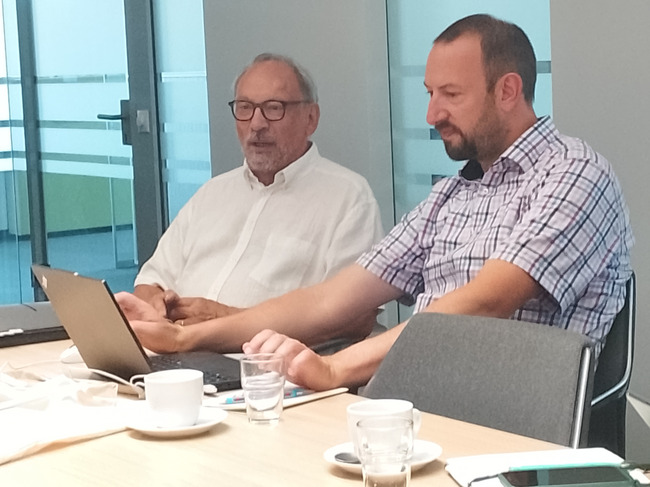 Neuer und alter Verbandsvorsteher, Christian Mandt (rechts) und Wolfgang Henseler. Foto: Dr. Bernhard Polten