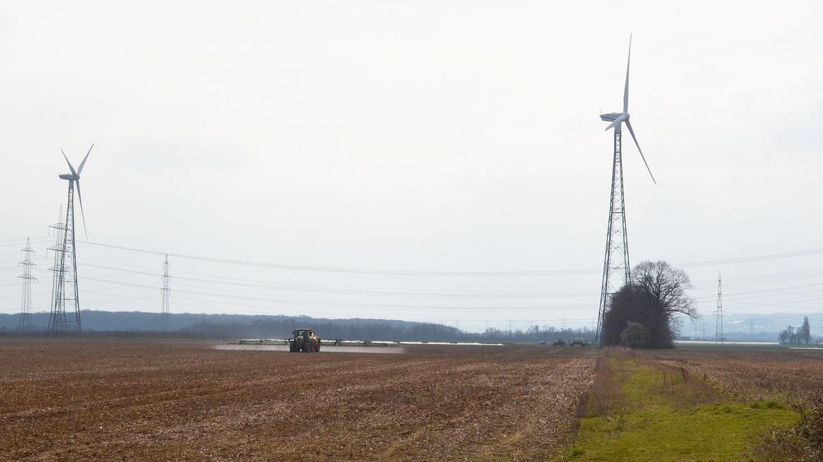 Windenergieanlagen in Wesseling mit Blick auf Bornheim