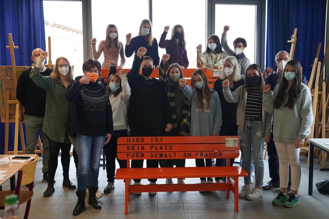 „Orange Bank“ als Zeichen gegen Gewalt an Frauen