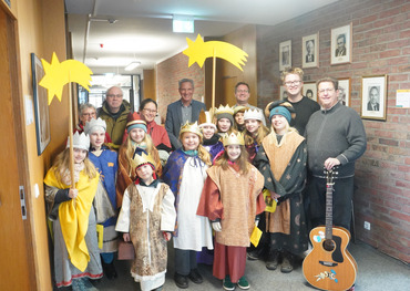 Die Roisdorfer Sternsinger wurden von Ralf Cugaly und Robert Lehmann im Rathaus empfangen