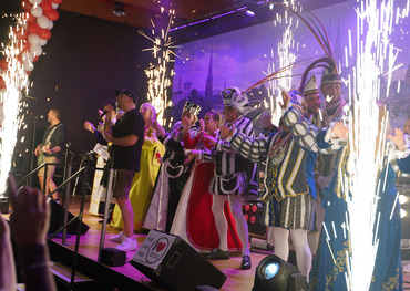 Beim großen Finale standen die Tollitäten gemeinsam mit der Kölner Kultband Boore auf der Bühne