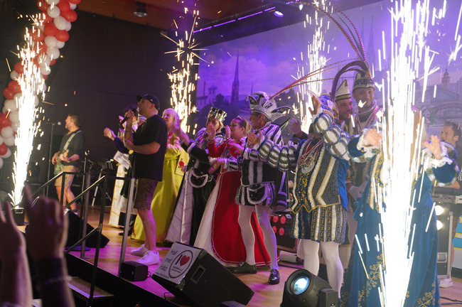 Beim großen Finale standen die Tollitäten gemeinsam mit der Kölner Kultband Boore auf der Bühne