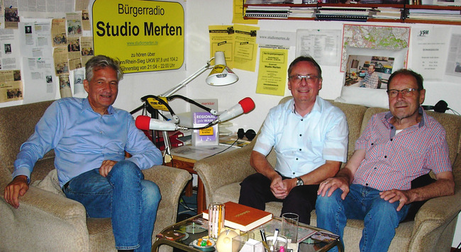 Zu Gast im Radio (v.l.): Robert Hucho, Walter Klemmer und Otto Ganser. Foto: Studio Merten