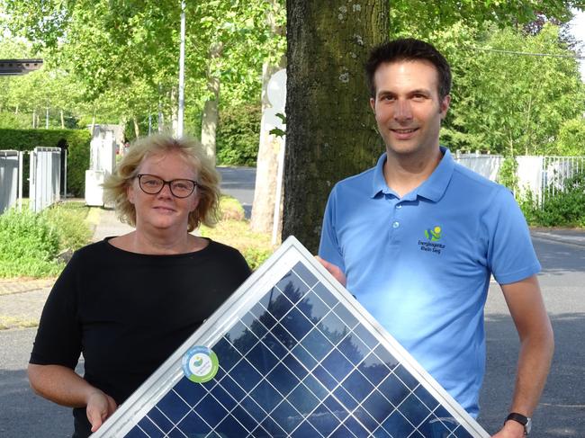 Petra Grebing und Thorsten Schmidt beraten zu Solarstrom in Privathäusern