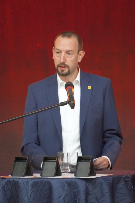 Bürgermeister Christian Mandt bei seiner Begrüßungsrede Bürgermeister Christian Mandt bei seiner Begrüßungsrede