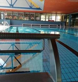 Sprungturm im Hallenfreizeitbad Bornheim