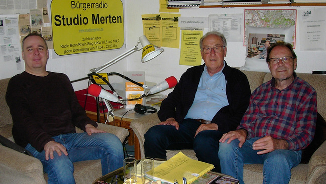 Zu Gast im Radio (v.l.): Benjamin Loosen und Gerd Brühl mit Otto Ganser Foto: Studio Merten Zu Gast im Radio (v.l.): Benjamin Loosen und Gerd Brühl mit Otto Ganser. Foto: Studio Merten