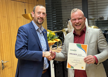 Bürgermeister Christian Mandt und Dominik Pinsdorf