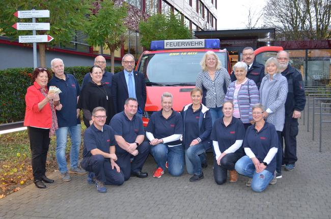 Die neue Versorgungseinheit der Feuerwehr freut sich über eine Spende von 500 Euro
