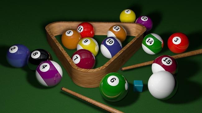 Billard spielen (Symbolbild)