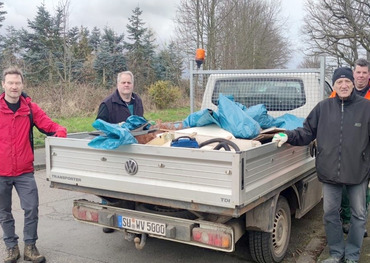 Das Amt für Umwelt, Klimaschutz und Stadtgrün sammelte rund um den Bornheimer Friedhof
