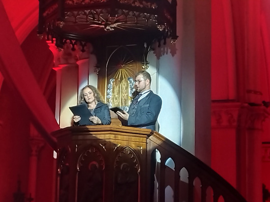 Anita Maszczyk (Sopran) und ihr Sohn Bernard Stawarz (Bariton) beim Konzert in der Kirche. Foto: Städtepartnerschaftsverein Bornheim – Zawiercie e.V.