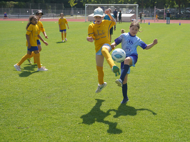 Packende Duelle beim 15. Fußball-Grundschul-Cup Packende Duelle beim 15. Fußball-Grundschul-Cup