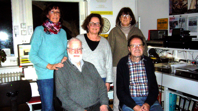Zu Gast im Studio Merten (v.l.): Johannes Liertz, Otto Ganser, hinten: Ursula Pingel, Conny Henseler und Sigrid Fiolka 