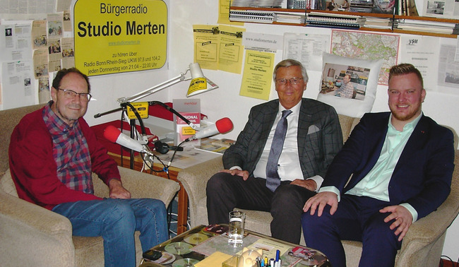 Im Radiostudio (v.l.): Otto Ganser, Wolfgang Bosbach und Dominik Pinsdorf. Foto: Studio Merten