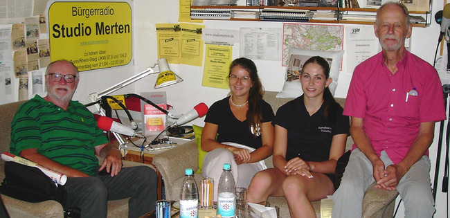 Zu Gast im Radio (v.l.): Gottfried Düx, Michelle Müller, Anna-Luisa Bochem und Willi Wilden