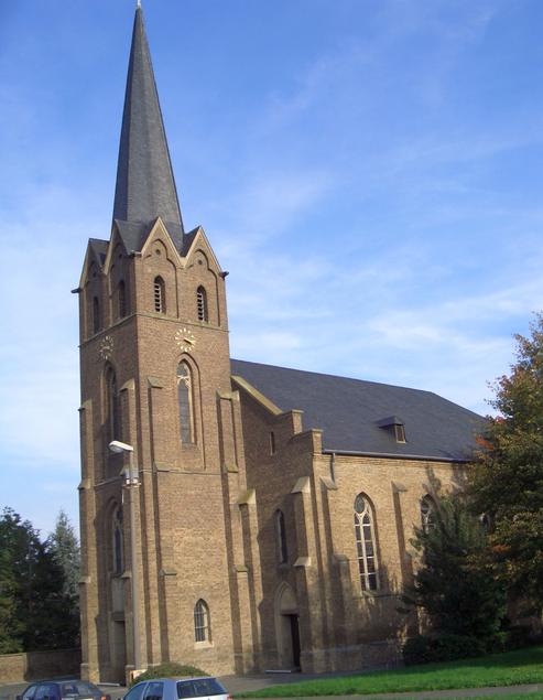 Die Pfarrkirche St. Michael wurde 1880 nach den Plänen des bekannten Architekten und Kölner Dombaumeisters Vincenz Statz gebaut. FOTO: STADT BORNHEIM