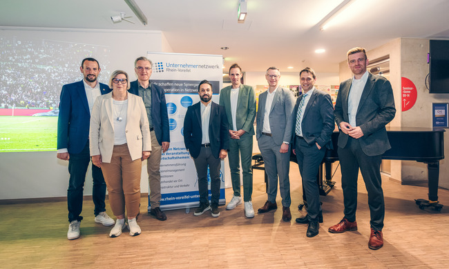 Unter den Teilnehmenden waren auch Bürgermeister Christian Mandt (links) und Wirtschaftsförderer Sebastian Römer (3.v.r.). Foto: Eric Bubacz