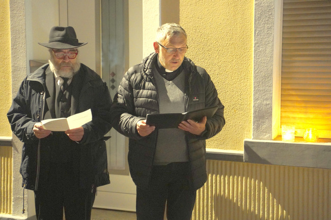 Dariusz Glowacki und Dieter Katernberg beim ökumenischen Gebet