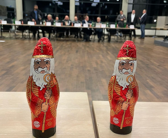 Faire Nikoläuse im Ratssaal