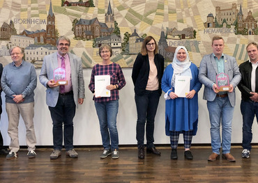 Preisträgerinnen und Preisträger 2021 im Bornheimer Ratssaal