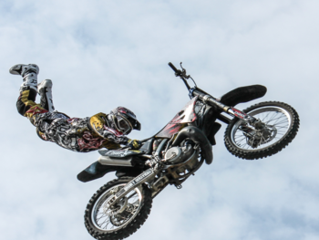 Stunt auf dem Motorrad