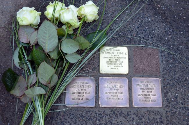 Die Stolpersteine erinnern an Menschen, die Opfer des nationalsozialistischen Regimes geworden sind