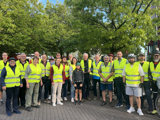 Großes Interesse an der Auftakttour hatten zahlreiche Radelnde