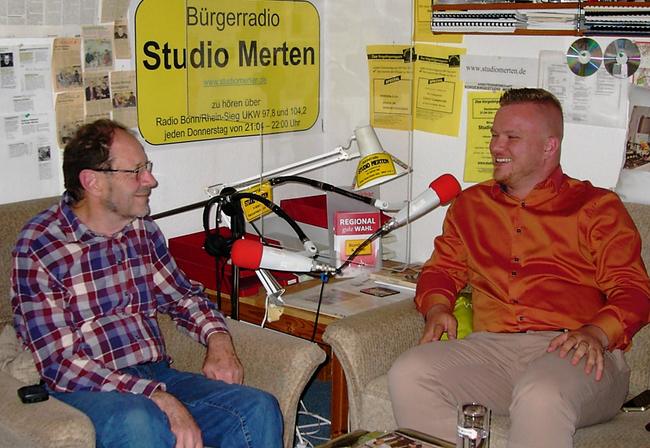 Dominik Pinsdorf (rechts) im Gespräch mit Moderator Otto Ganser. Foto: Studio Merten