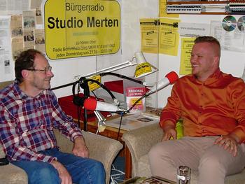 Dominik Pinsdorf (rechts) im Gespräch mit Moderator Otto Ganser. Foto: Studio Merten