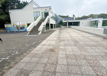 Der Schulhof der Nikolaus-Schule soll entsiegelt werden Der Schulhof der Nikolaus-Schule soll entsiegelt werden