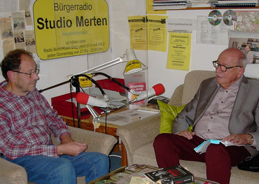 Im Gespräch: Otto Ganser und Dr. Heribert Schwan. Foto: Studio Merten