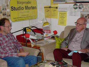 Im Gespräch: Otto Ganser und Dr. Heribert Schwan. Foto: Studio Merten
