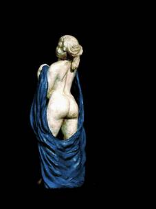Exponat von Künstler Gerkens, Frau mit blauem Tuch, Ton bemalt