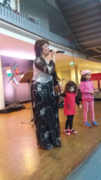 Ein Höhepunkt gegen Ende des Festes: der Auftritt der kurdischen Sängerin Evina Welat