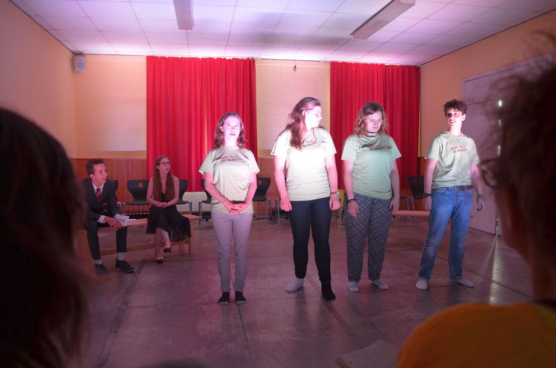 Im Bornheimer JugendTreff (BJT) blickte die Offene Theatergruppe auf drei Jahre „Jede Jeck es anders“ zurück